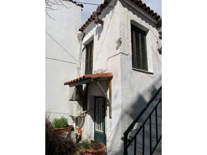 Charming Town House with a courtyard, in the center of Skiathos